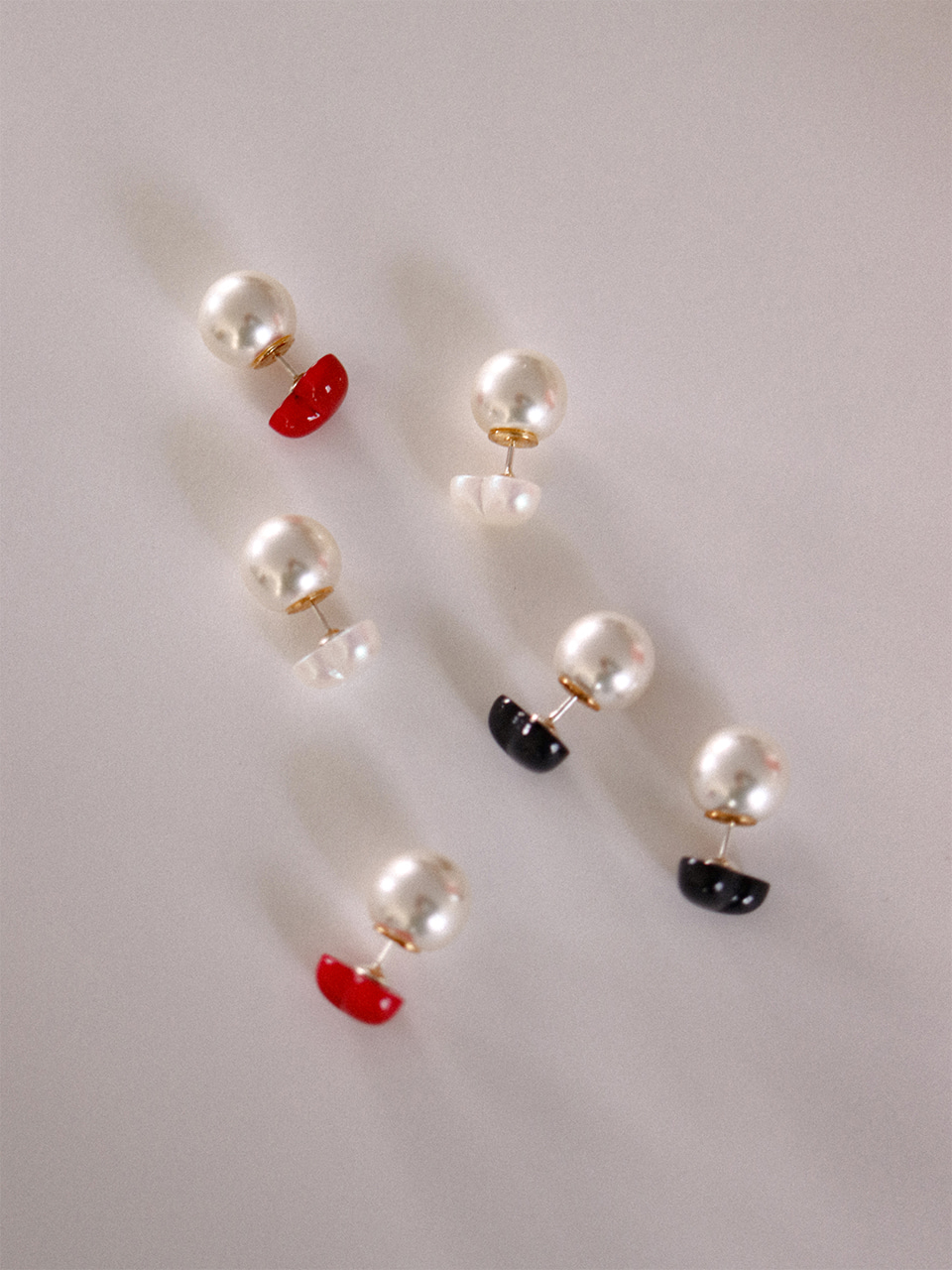heart shaped soft pearl volume clutch earring (3color)